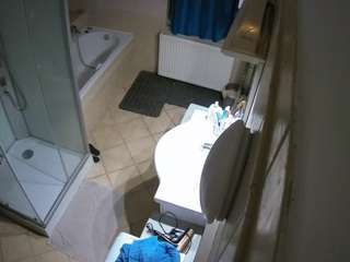 voyeurcam-julmodels-bath-2nd-2