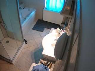voyeurcam-julmodels-bath-2nd-2