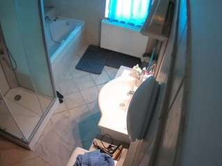 voyeurcam-julmodels-bath-2nd-2