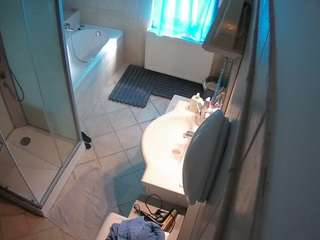 voyeurcam-julmodels-bath-2nd-2
