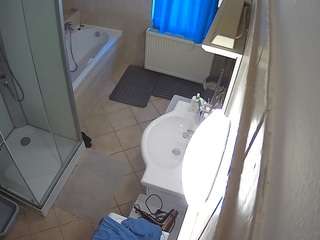 voyeurcam-julmodels-bath-2nd-2