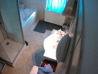 voyeurcam-julmodels-bath-2nd-2 webcam