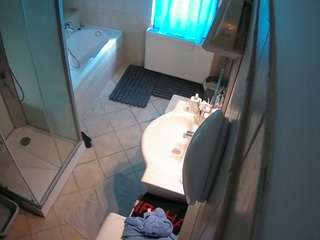 voyeurcam-julmodels-bath-2nd-2 webcam