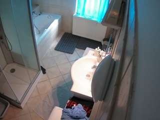 voyeurcam-julmodels-bath-2nd-2 webcam