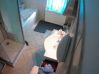 voyeurcam-julmodels-bath-2nd-2 webcam