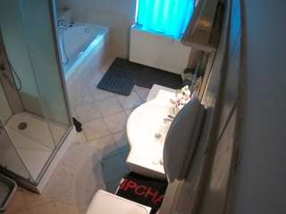voyeurcam-julmodels-bath-2nd-2