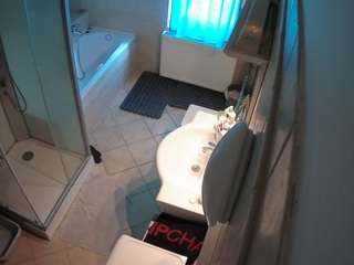 voyeurcam-julmodels-bath-2nd-2