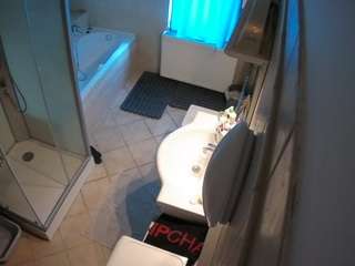 voyeurcam-julmodels-bath-2nd-2