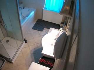 voyeurcam-julmodels-bath-2nd-2