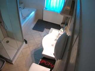 voyeurcam-julmodels-bath-2nd-2