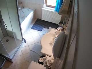 voyeurcam-julmodels-bath-2nd-2