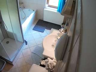 voyeurcam-julmodels-bath-2nd-2