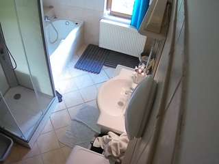 voyeurcam-julmodels-bath-2nd-2
