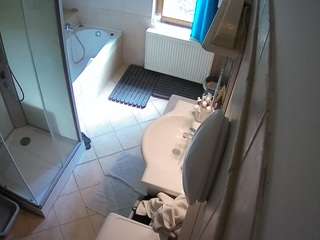 voyeurcam-julmodels-bath-2nd-2