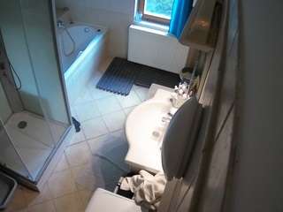 voyeurcam-julmodels-bath-2nd-2
