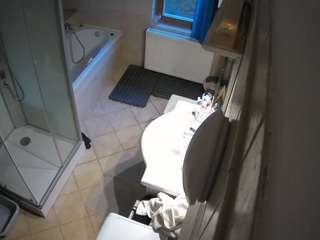 voyeurcam-julmodels-bath-2nd-2
