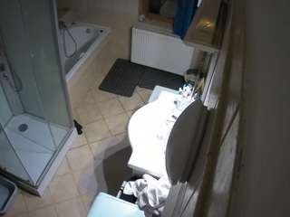voyeurcam-julmodels-bath-2nd-2