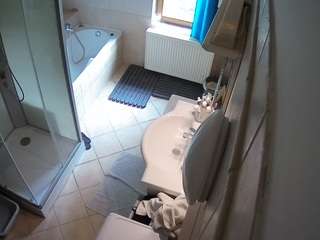voyeurcam-julmodels-bath-2nd-2