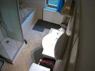 voyeurcam-julmodels-bath-2nd-2