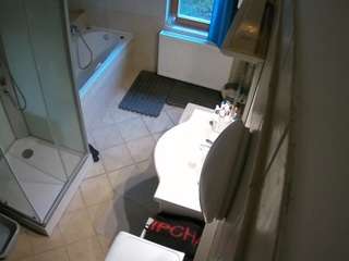voyeurcam-julmodels-bath-2nd-2