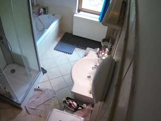 voyeurcam-julmodels-bath-2nd-2
