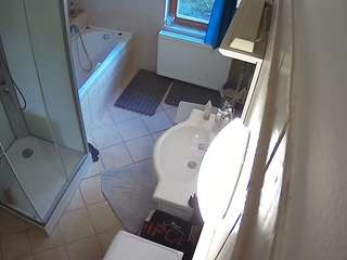 voyeurcam-julmodels-bath-2nd-2