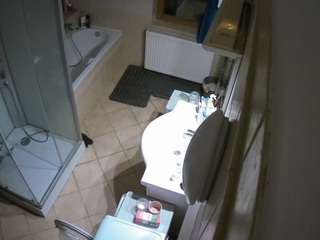 voyeurcam-julmodels-bath-2nd-2