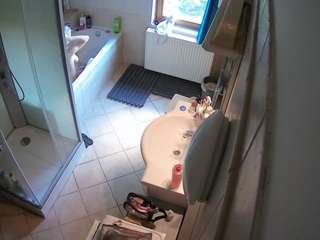 voyeurcam-julmodels-bath-2nd-2