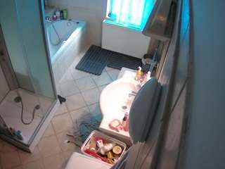 voyeurcam-julmodels-bath-2nd-2