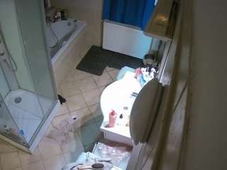 voyeurcam-julmodels-bath-2nd-2
