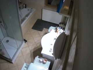 voyeurcam-julmodels-bath-2nd-2