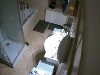 voyeurcam-julmodels-bath-2nd-2