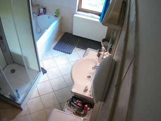 voyeurcam-julmodels-bath-2nd-2