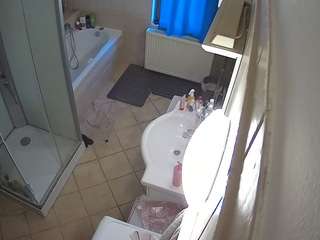 voyeurcam-julmodels-bath-2nd-2