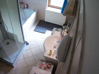 voyeurcam-julmodels-bath-2nd-2