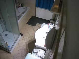 voyeurcam-julmodels-bath-2nd-2