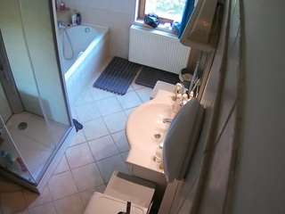 voyeurcam-julmodels-bath-2nd-2