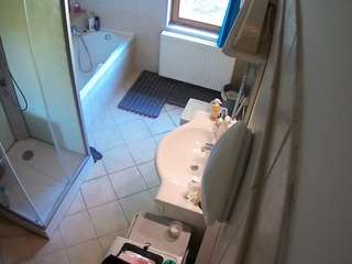voyeurcam-julmodels-bath-2nd-2
