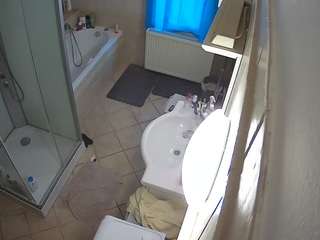 voyeurcam-julmodels-bath-2nd-2