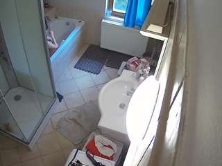 voyeurcam-julmodels-bath-2nd-2