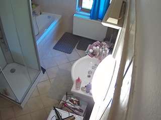 voyeurcam-julmodels-bath-2nd-2