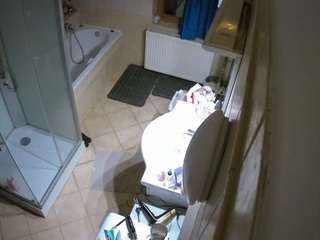 voyeurcam-julmodels-bath-2nd-2