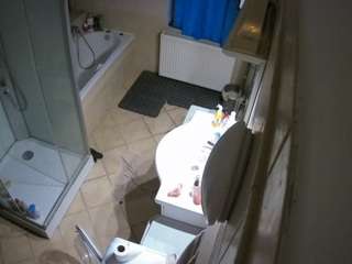 voyeurcam-julmodels-bath-2nd-2