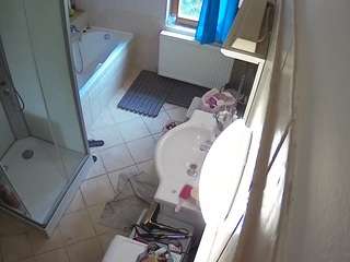 voyeurcam-julmodels-bath-2nd-2