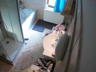 voyeurcam-julmodels-bath-2nd-2