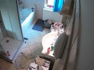 voyeurcam-julmodels-bath-2nd-2