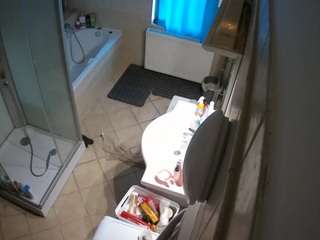 voyeurcam-julmodels-bath-2nd-2