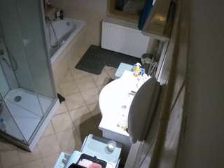 voyeurcam-julmodels-bath-2nd-2