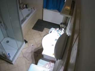 voyeurcam-julmodels-bath-2nd-2