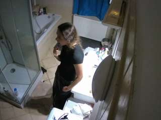 voyeurcam-julmodels-bath-2nd-2